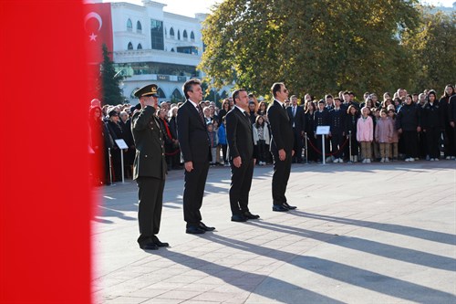 10 Kasım Atatürk’ü Anma Günü Dolayısıyla İlçemizde Anma Programı Düzenlendi 