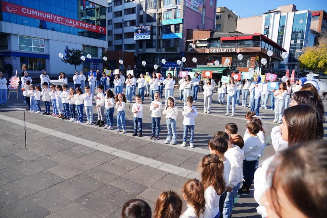 Kaymakamımız Avni Kula, Dünya Çocuk Hakları Günü Programına Katıldı 