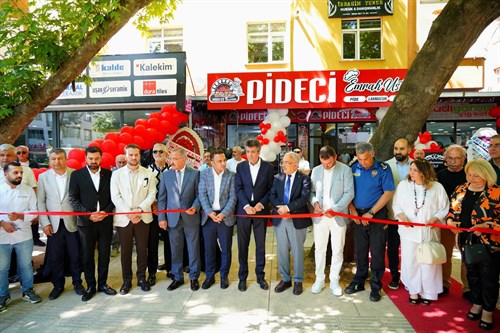 Kaymakamımız Avni Kula, Ata Caddesinde Bulunan İş Yerinin Açılışına Katıldı